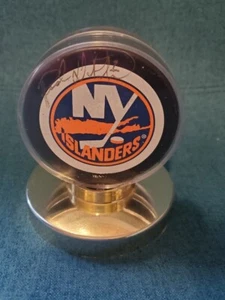 NY Islanders Rick DiPietro #1 Autographed Hockey Puck - Picture 1 of 3