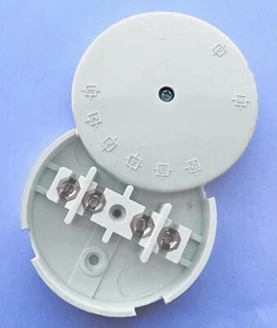 20A Mains Round 4 Way White Terminal Connection Electrical Junction Box 90mm - Picture 1 of 3