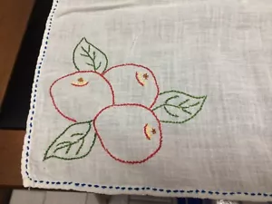Vintage Baumwolle Mehl Sack bestickt Brücke Tisch Quadrat Tuch Äpfel 30"x32" - Bild 1 von 4