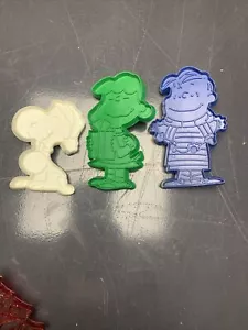 Vintage Peanuts Christmas Cookie Cutters Snoopy & Gang United Feature Syndicate - Picture 1 of 7