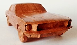 Ford Mustang Hardtop - 1:16 Wood Scale Model Car Replica Oldtimer Vintage Toy - Picture 1 of 10
