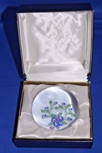 Baccarat France Glass Crystal Paperweight 1971 floral 3 1/4" figurine w/ box - Picture 1 of 5