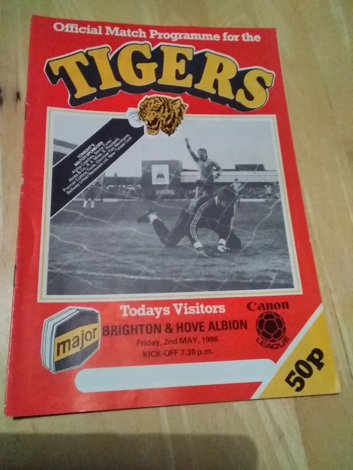 1985/86 HULL CITY V BRIGHTON & HOVE ALBION  DIVISION 2 - Image 1 of 1