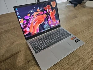 HP Pavilion Plus 14 AMD Ryzen 7840u 780m 120hz HDR OLED 1tb 16gb Ultrabook - Bild 1 von 6