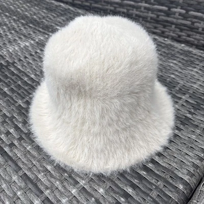 Sombrero cubo mullido crema accesorio Foto 1 de 4