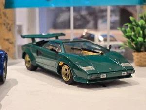 SCALEXTRIC Slot Car 1:32 LAMBORGHINI COUNTACH Verde VERDE DPR Luci NUOVO C4500 - Foto 1 di 10