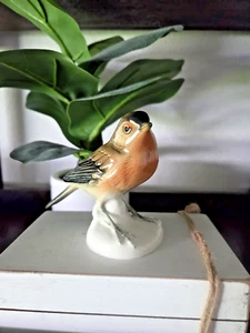Wilhelm Neuhäuser German Porcelain Bird Figurine – Hand Painted Songbird 4" - Picture 1 of 12
