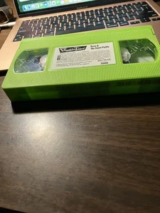 Veggietales Dave And The Giant Pickle VHS Tape Used, No Case, Scratch on Plastic - Foto 1 di 2