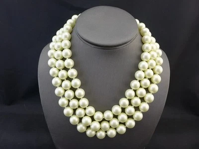 Kenneth Jay Lane KJL Triple 3 Hilos Icónico Barbara Bush Collar de Perlas Blancas Foto 1 de 4