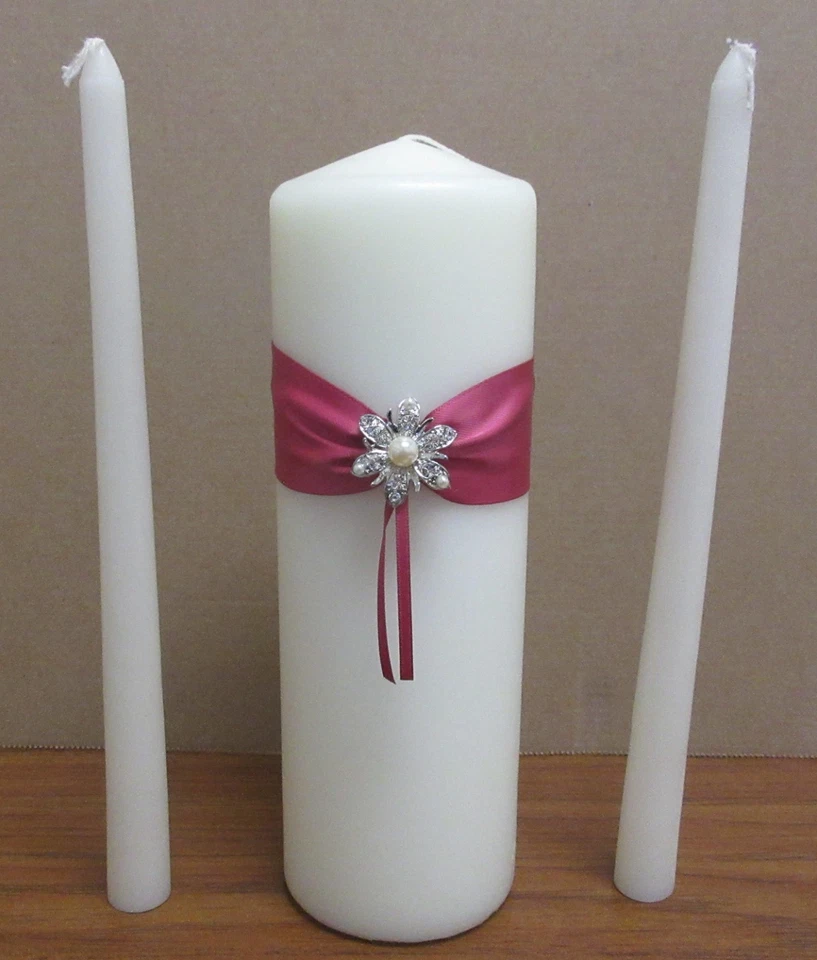 Juego de velas y cónicos blancos brillantes con perlas unidad de boda Foto 1 de 1