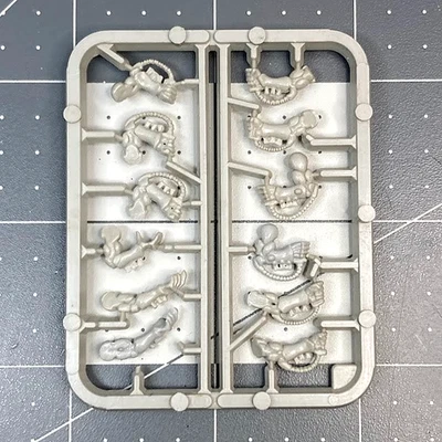 Vintage 40K ELDAR GUARDIAN ARM SPRUE GW 1990 Rogue Trader Oldhammer OOP BD25 - Image 1 of 2