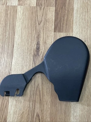 Cubierta de asiento interior derecha Toyota Venza 2009-2015 OEM 71861-AA070-B negra Foto 1 de 3