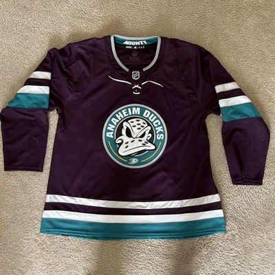 Camiseta deportiva de hockey Adidas de los Anaheim Ducks 30 aniversario Mighty Ducks nueva con etiquetas talla 60 Foto 1 de 4