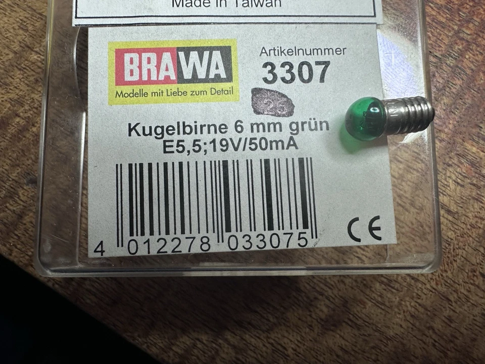 Bombilla esférica Brawa Kugelbirne 3307 19v verde 50 mA Foto 1 de 1