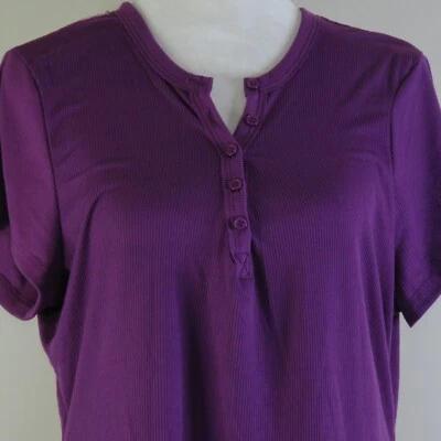 Nuevo con etiquetas Pullover Acanalado Rue + Púrpura Manga Corta 1/4 Botón Talla 1X (C1368) Foto 1 de 4