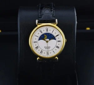 Pulsar Quartz Moonphase 33mm Vintage, White Roman Dial - Yellow Gold Tone - Bild 1 von 10