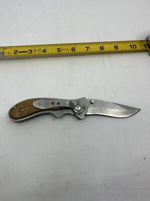 "Navaja de bolsillo Sheffield gris con bloqueo de marco con mango de madera incrustado 7 1/2"" abierta" Foto 1 de 4