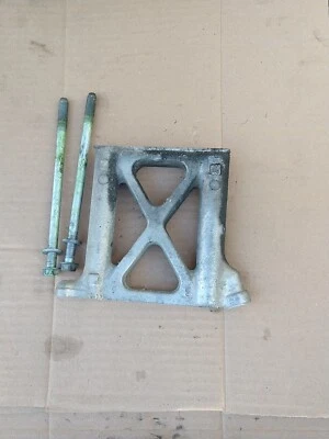 Soporte de montaje del motor y pernos para: Toyota Avalon 2000-2004 3,0 L Foto 1 de 4