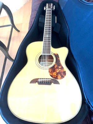 Guitarra Acústica/Eléctrica Alvarez Masterworks MF60ce Folk/OM Espiga-Natural Foto 1 de 4