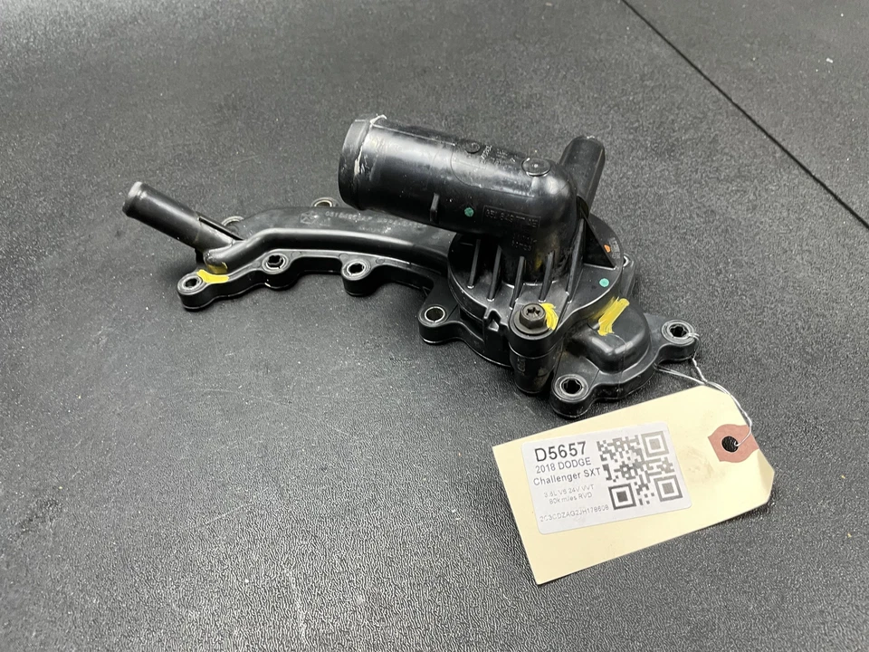 Carcasa termostato Dodge Challenger 5184977AE 2018 2013 2014 2015 2016 - 2023 Foto 1 de 4