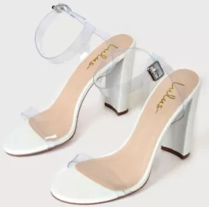 Tacones LULU’s Jac blancos con correa al tobillo de PVC talla 7 - Imagen 1 de 4
