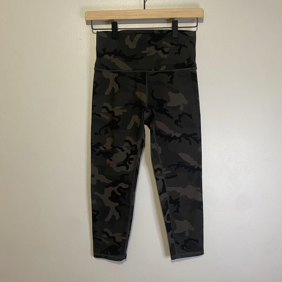 Leggings femininas ZYIA Active tamanho 2 camuflagem floresta luxo cintura alta cinza verde ioga - Imagem 1 de 4
