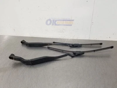 16 2016 CADILLAC ATS COUPE V-SERIES WINDSHIELD WIPER ARM SET  - Image 1 of 4