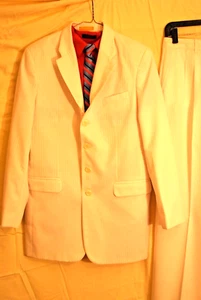 White Suit - Complete Outfit - Red Shirt Clip Tie EUC Boys Size 18 SHARP!! - Picture 1 of 11