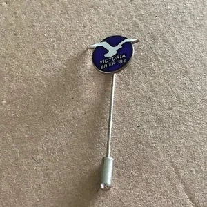 CURLING STICK PIN VICTORIA BRIER 1984 - Picture 1 of 1