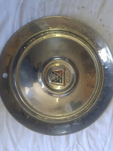 1953-1954 Crestline Hubcap - Picture 1 of 2
