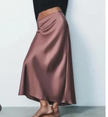 Zara 长裙女式 S 粉色缎面效果 ZW 系列新品 — 第 1/4 张图片