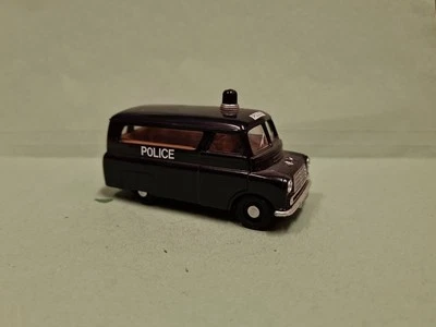 CORGI TOYS BEDFORD 10/12 CWT VAN POLICE UK SCALA 1/43  - Immagine 1 di 4