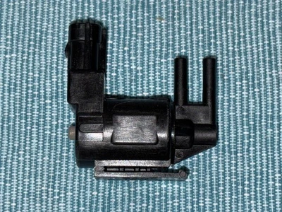 95-02 Mazda Millenia S Supercharged Vacuum Solenoid Valve K5T44172 KJ02A OEM - Image 1 of 3
