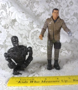 Terminator Salvation T-700 Partial Endoskeleton & John Connor Playmates figures - Picture 1 of 4