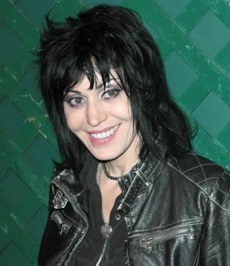 JOAN JETT 8X10 GLOSSY PHOTO PICTURE IMAGE #2 - Image 1 of 1