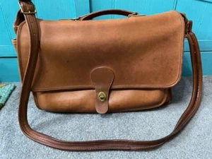 BOLSO BANDOLERA GRANDE VINTAGE COACH CUERO TOSTADO 030-2008 - Imagen 1 de 12