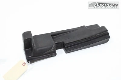 Alfa Romeo Stelvio 2017-2019 guardabarros delantero derecho espuma aislante Foto 1 de 4