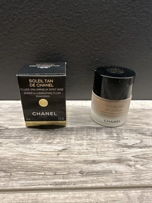 Chanel SOLEIL TAN DE CHANEL Sheer Illuminating Fluid SUNKISSED  1 FL OZ   - Image 1 of 4