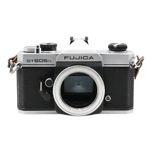 Fujica ST605N Body Gehäuse SLR Kamera analoge Spiegelreflexkamera - Picture 1 of 5