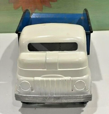 2768 - Vintage 1950's Blue & White Structo Dump Truck - No Decals! - Image 1 of 4