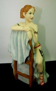 Sexy Tattoo Frau auf Stuhl Figur Figuren Tattoo Deko Dragon Girl Drache - Bild 1 von 6