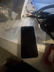 iPhone Se Third Generation - Picture 1 of 2