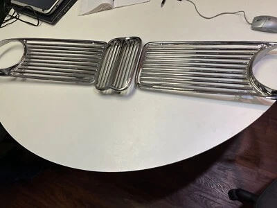 Parrillas laterales delanteras BMW 2002 E10 BMW 2002Tii acero inoxidable 504 Foto 1 de 4