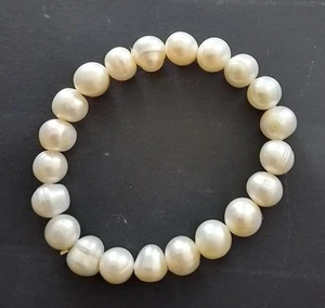 Vintage Cultured White Pearl Strech Bracelet - Picture 1 of 4