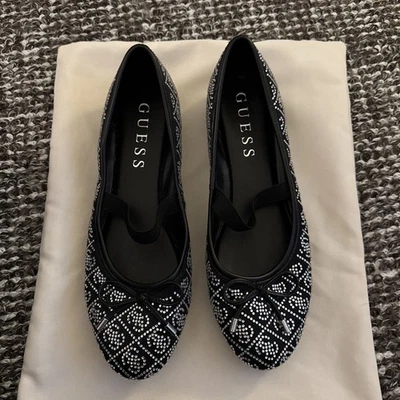 Planos Guess Sparkle plateados y negros; para mujer talla 9; usados una vez Foto 1 de 2