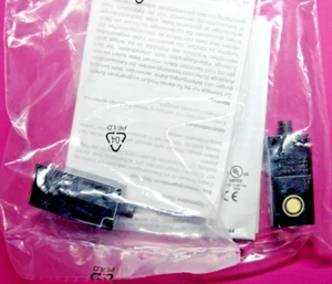 2 x BAUMER Abstand Distanz messender Sensor Mod: UNDK 20U6912/S35A NEU & OVP - Picture 1 of 5