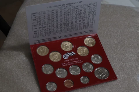 🧭 🇺🇸 USA 2010 UNCIRCULATED COIN SET DENVER B63 #63 CG42 Cover