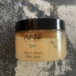 AVANI Milk & Honey Natural Mineral Body Scrub 14.08 Oz New Sealed - Picture 1 of 4