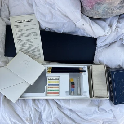 Juego de mesa Pictionary 1985 primera edición, de 3 a 16 jugadores listo para jugar completo Foto 1 de 4