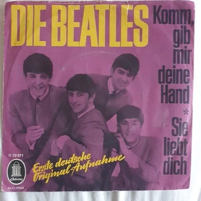 THE ('DIE') BEATLES "KOMM GIB MIR DEINE HAND" GERMAN ORIGINAL RARE 45 NICE COPY! - Image 1 of 4